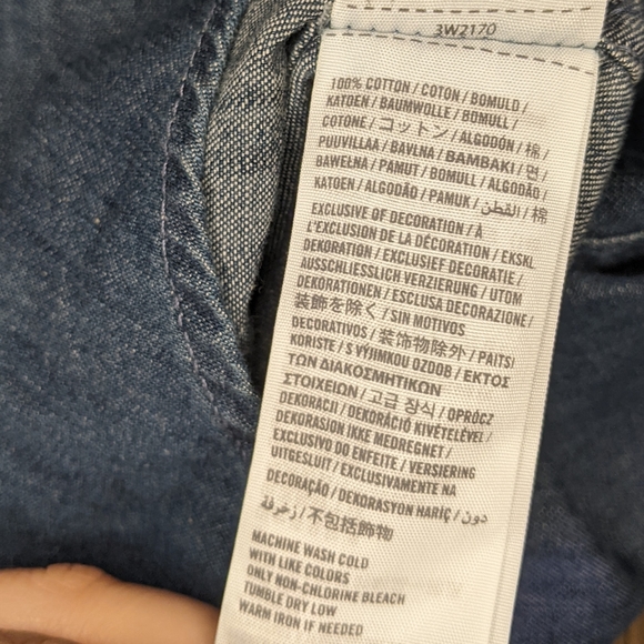 Hollister Women's Blue Denim Button-Down Shirt, Size Large - Picture 6 of 6